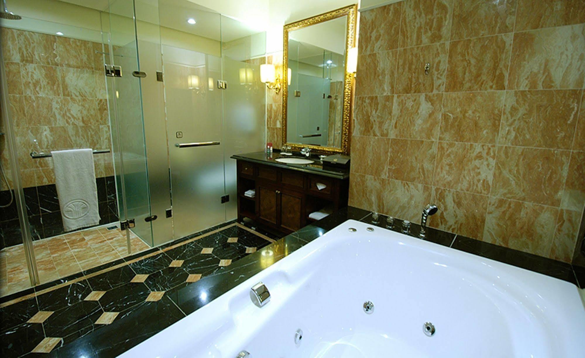Capital Hotel Dazhi Taipei Eksteriør billede